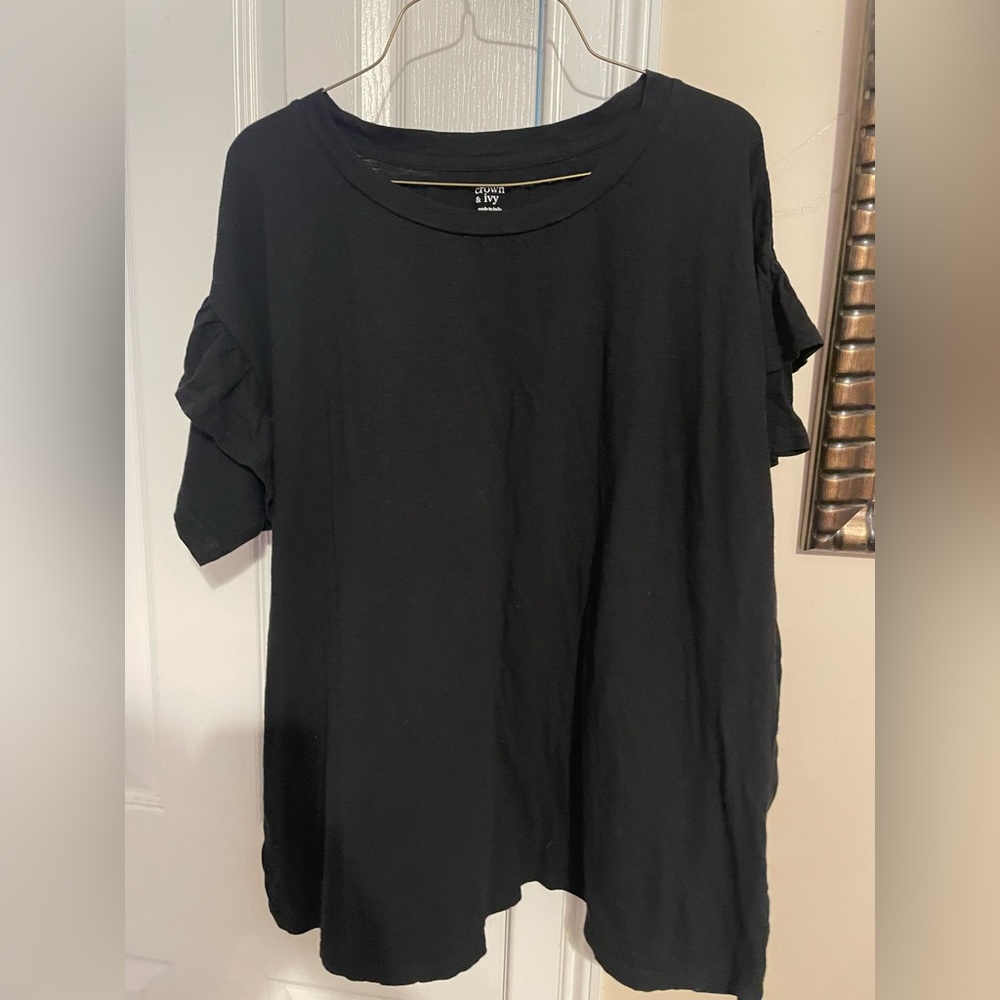 2x crown and Ivy black top Like New